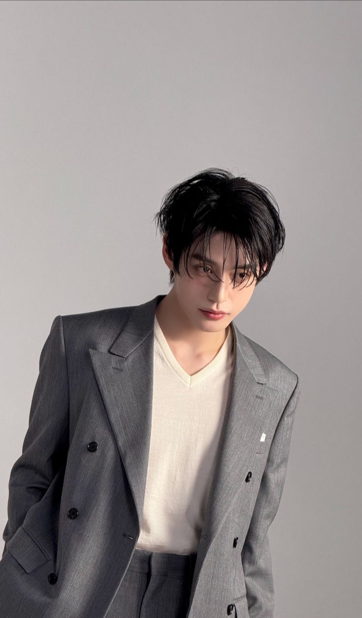 Today's most popular wallpaper in the Kim Jiwoong (ZEROBASEONE) community