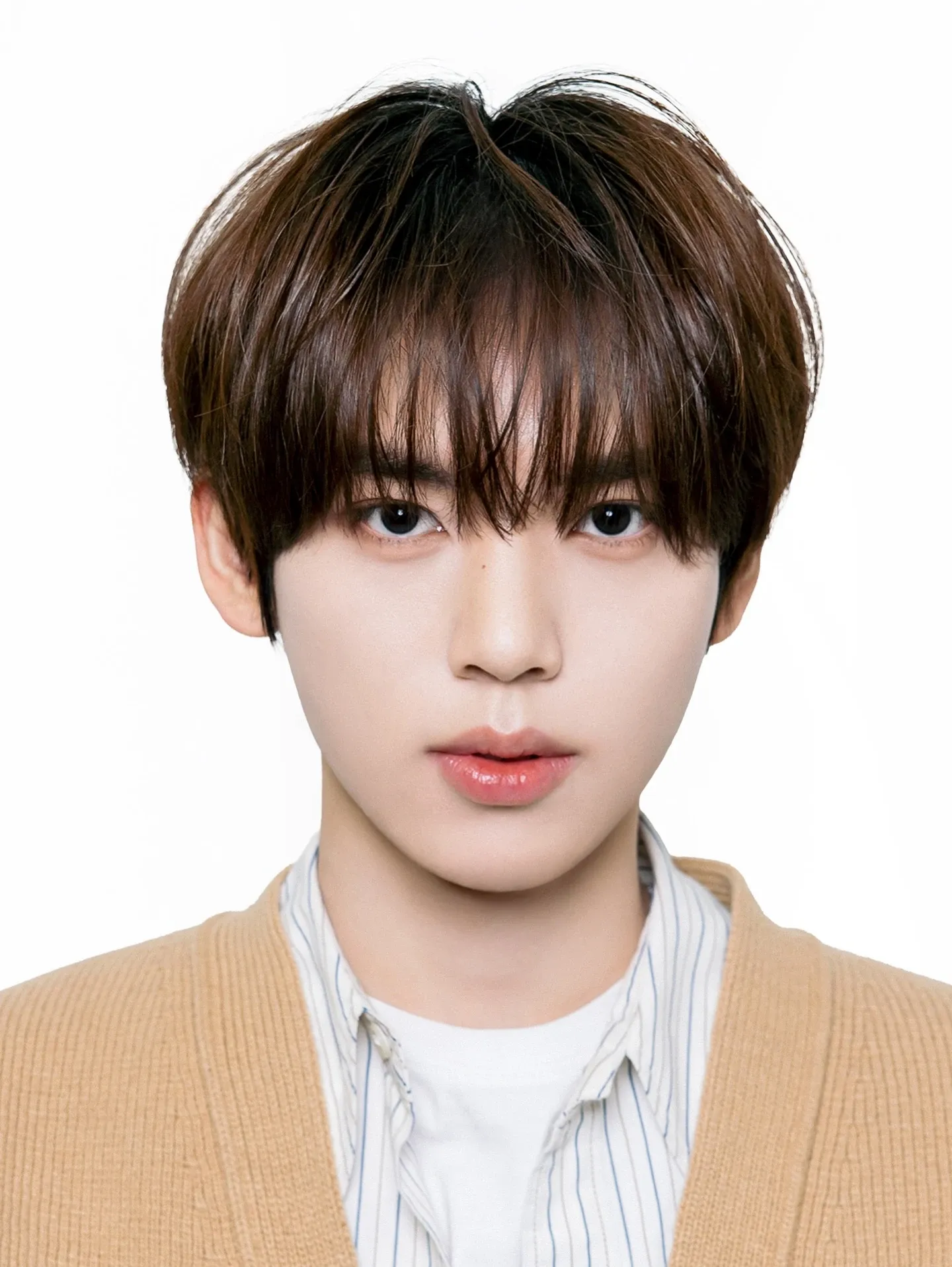 Behind-the-scenes cut of Han Yujin