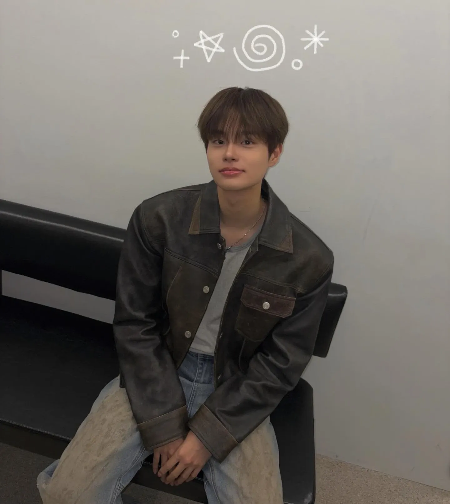 A moment captured by Lee Daehwi (AB6IX)'s fan