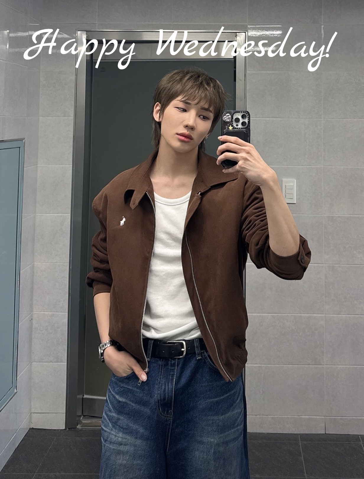 Behind-the-scenes cut of Junhyeok (TNX)