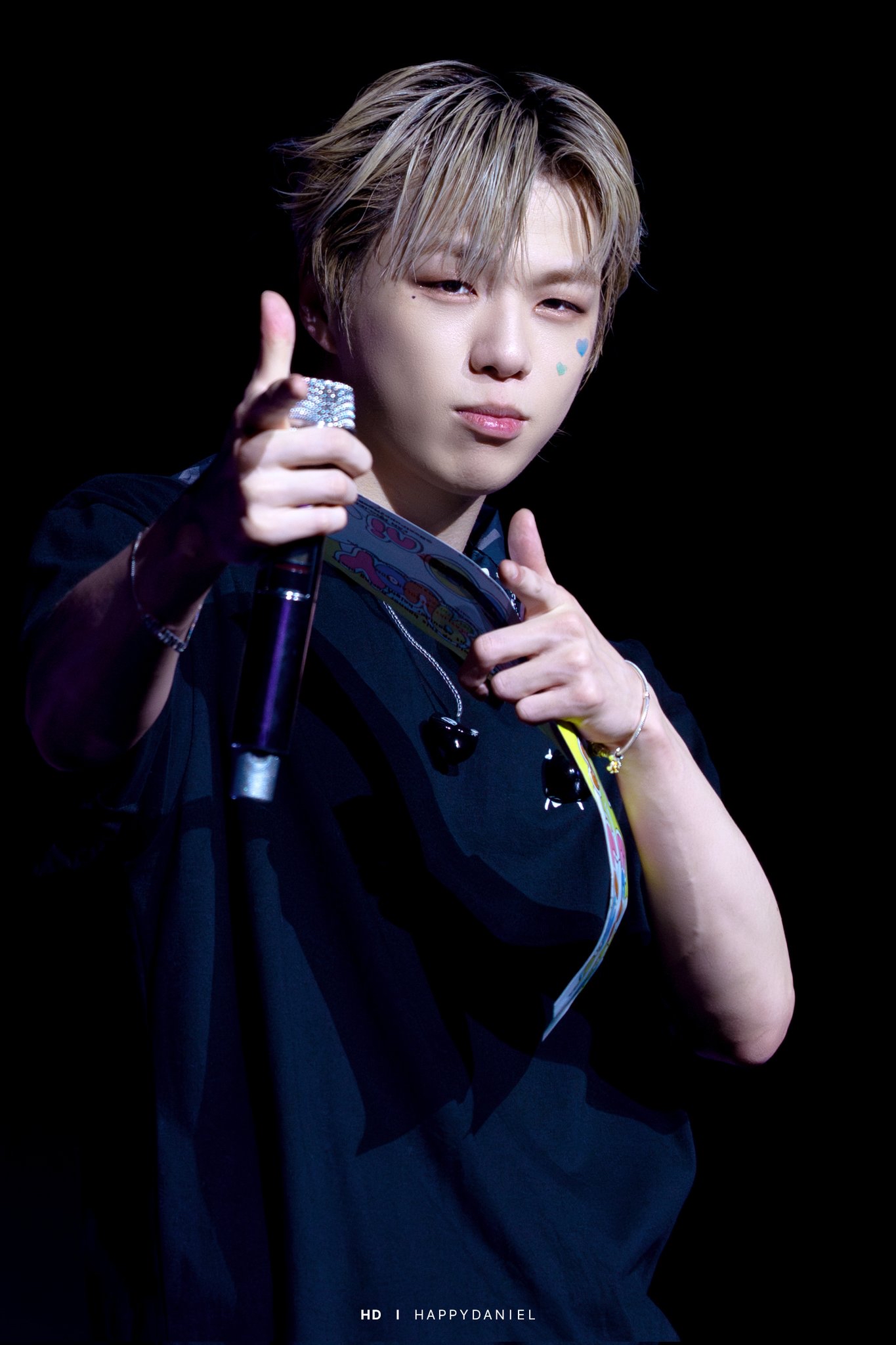 Foto aktivitas terbaru Kang Daniel