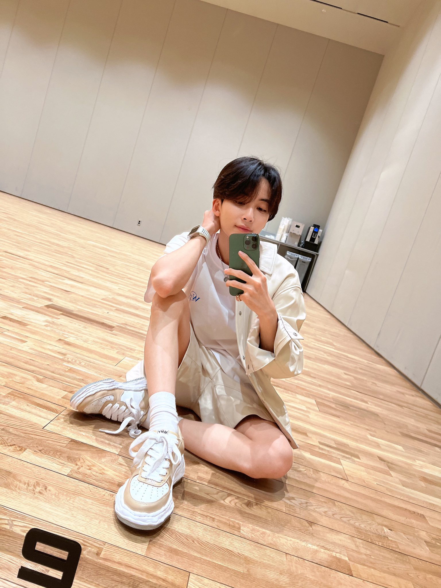 Latest photo of Jeonghan (SEVENTEEN)