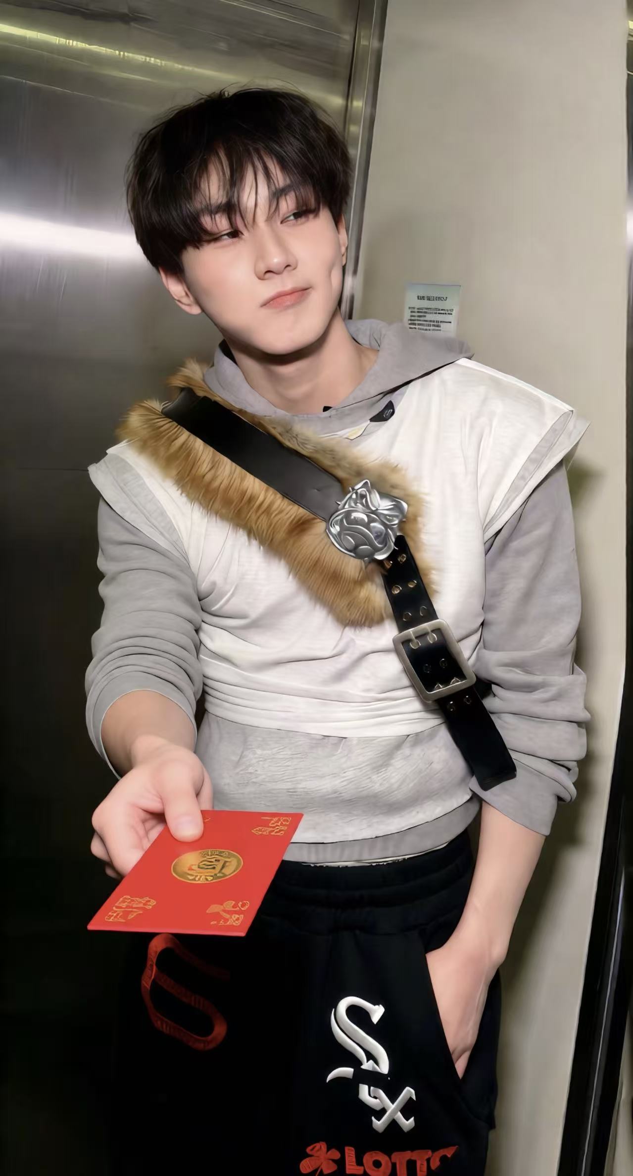 Today's most popular wallpaper in the Jungwon (ENHYPEN) community