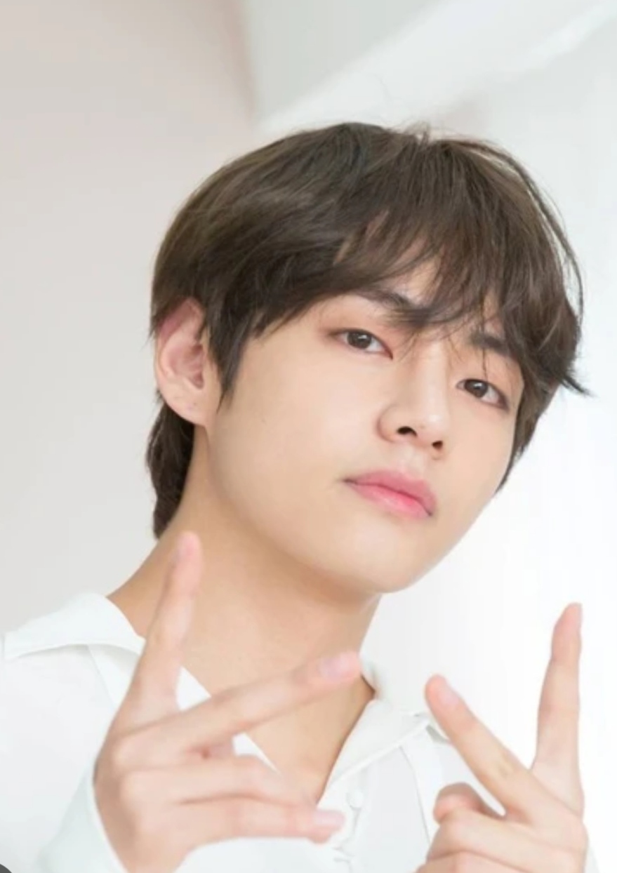 Recent activity shot of V (BTS)