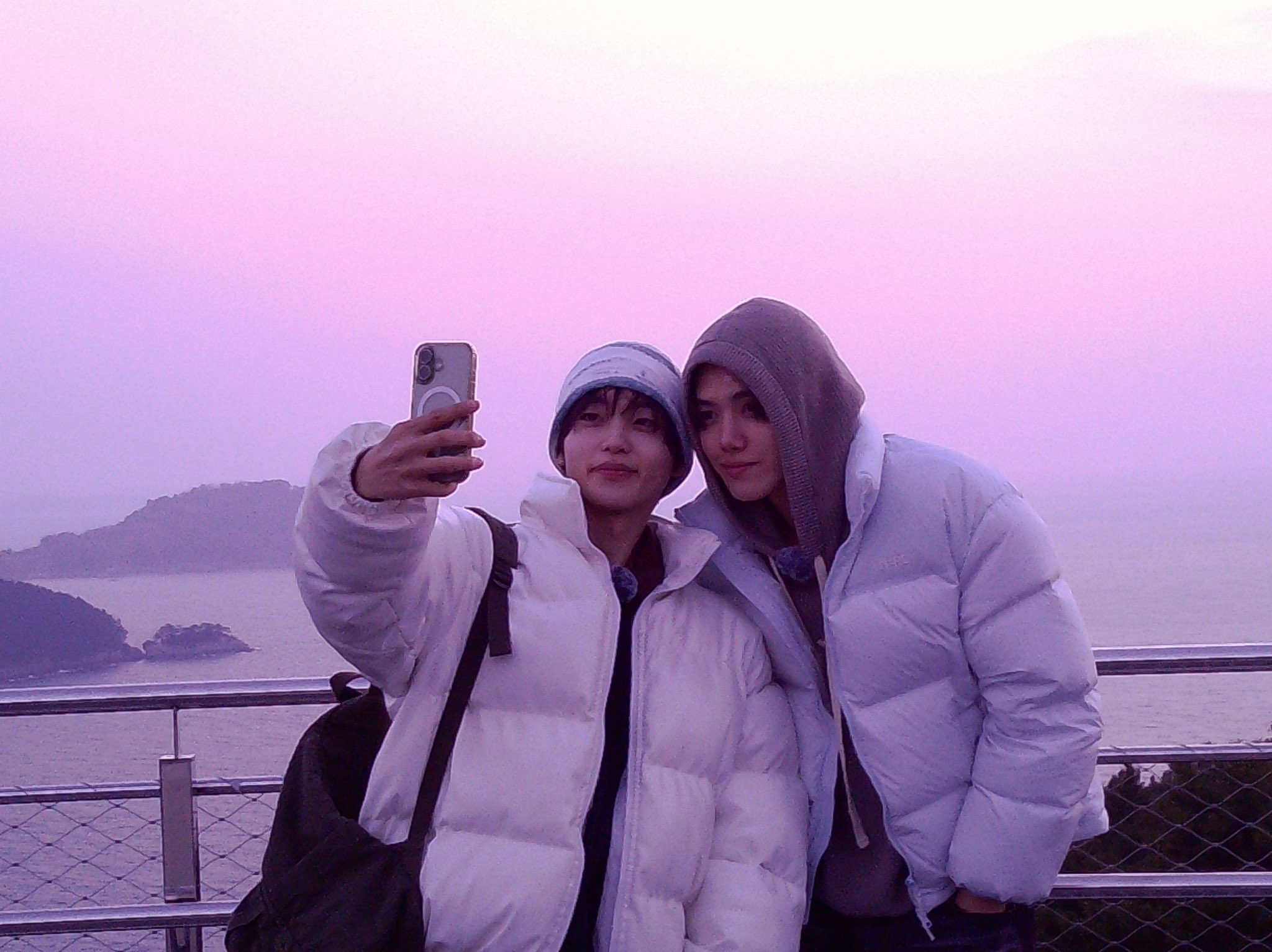 Latest photo of Hyeongjun (CRAVITY)