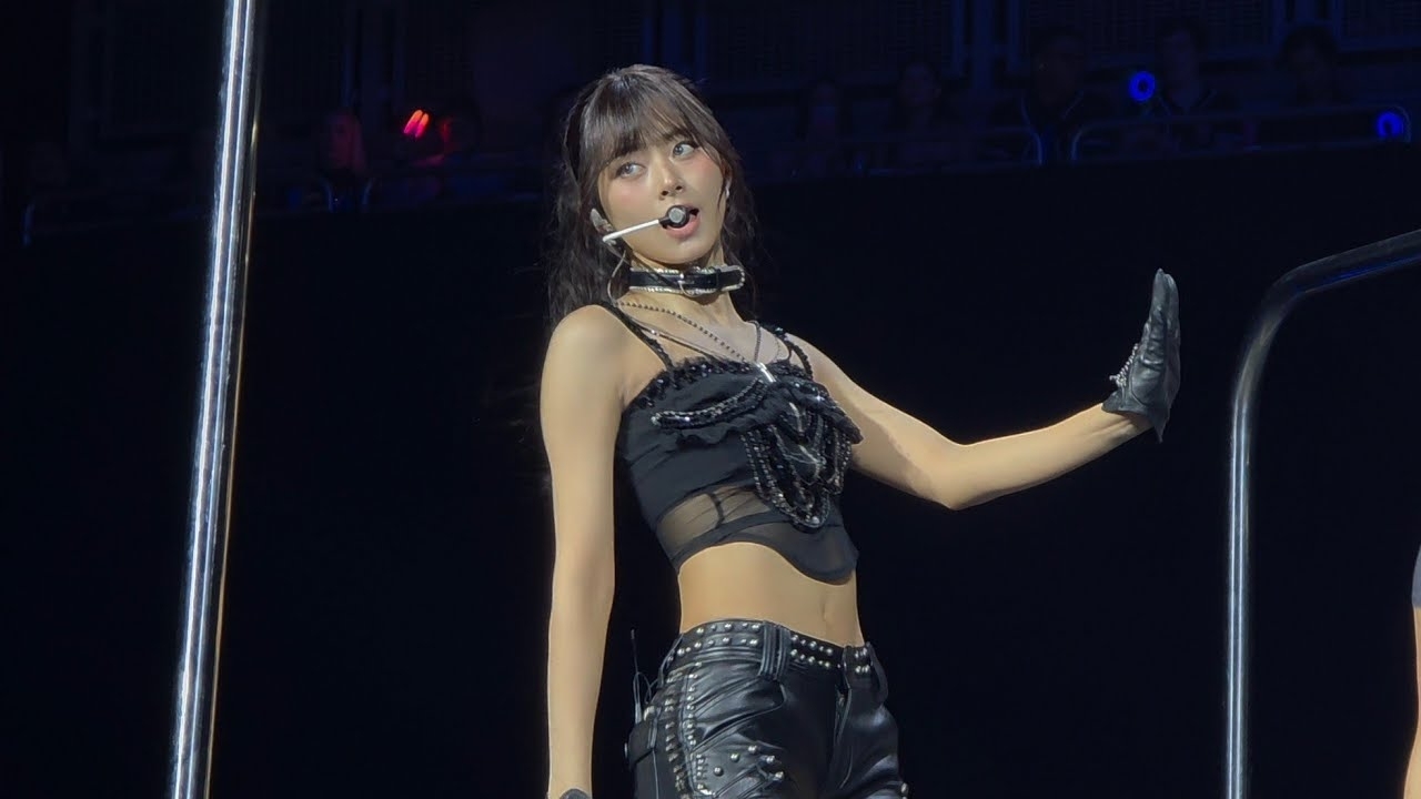 Foto aktivitas terbaru Tzuyu (TWICE)