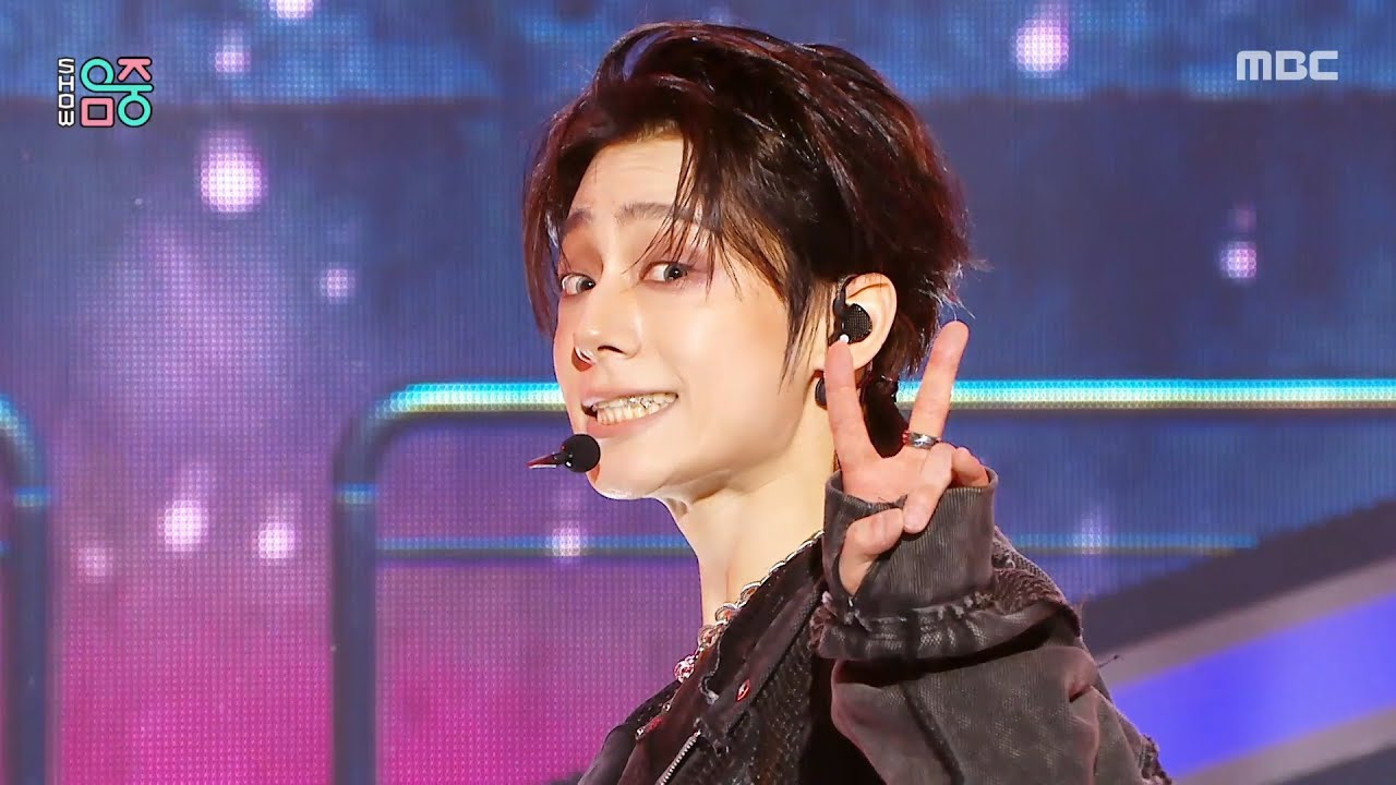 Recent activity shot of LEE DO (ONEUS)