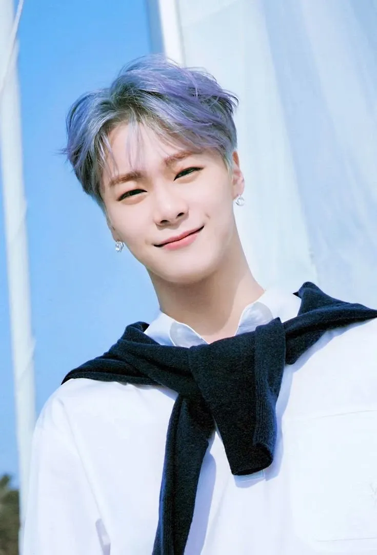 Latest photo of Moonbin (ASTRO)