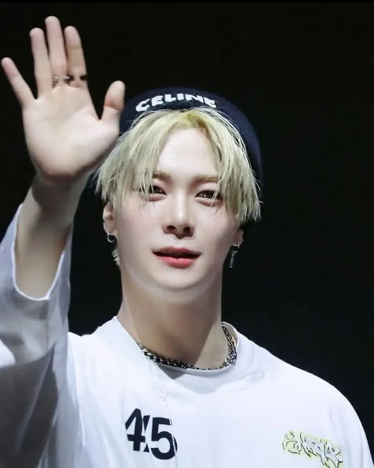 A moment captured by Moonbin (ASTRO)'s fan