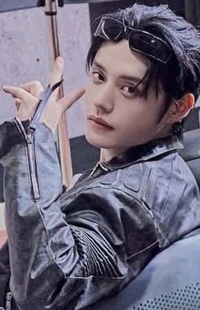 Latest photo of Kim Jiwoong (ZEROBASEONE)