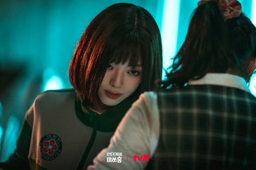 有娜 (ITZY)的最新活动照片