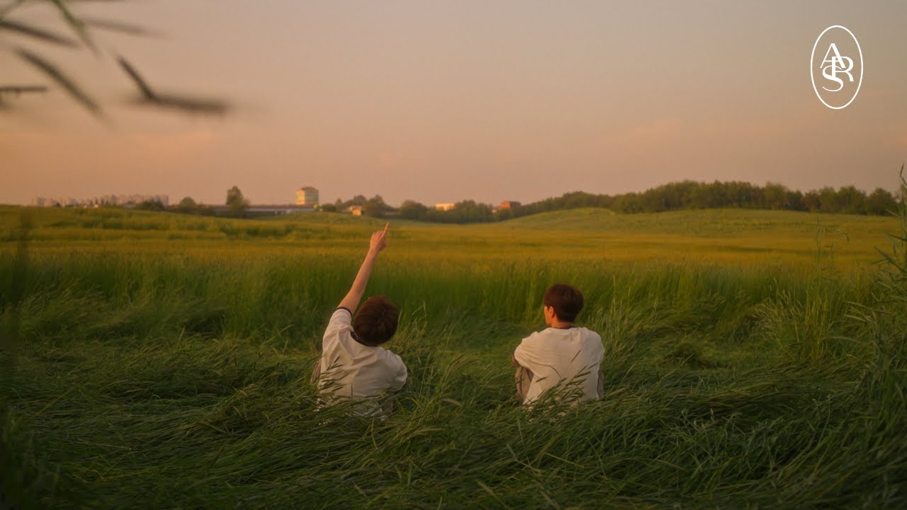 Behind-the-scenes cut of Youngjae (GOT7)