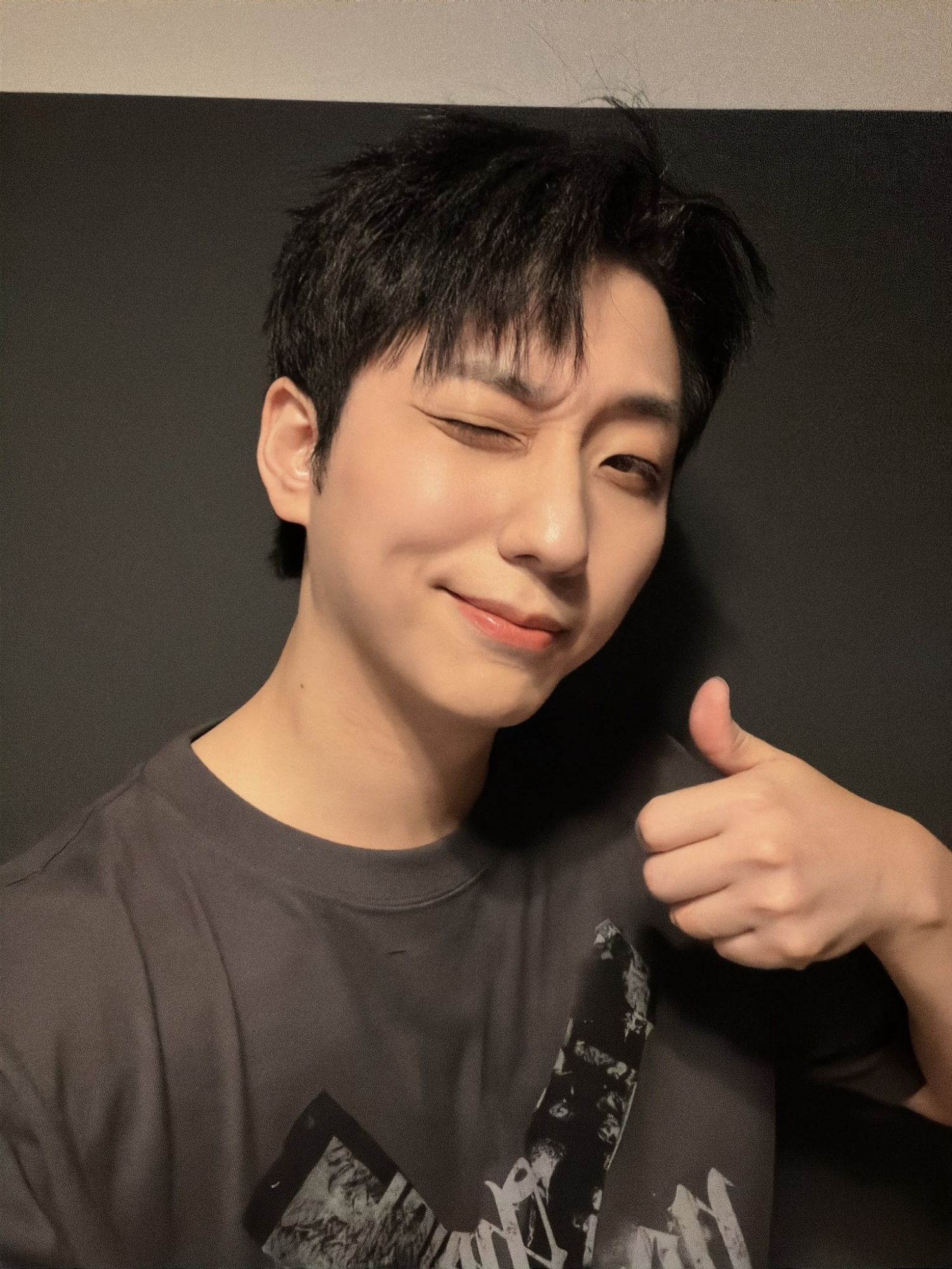 A moment captured by Gun-il (Xdinary Heroes)'s fan