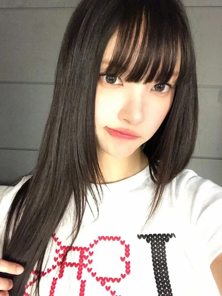 Recent activity shot of Yunah (ILLIT)