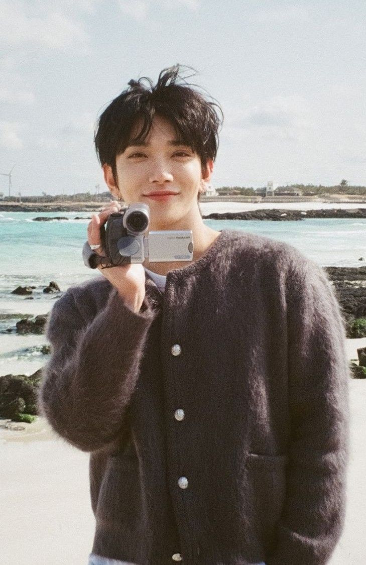 Latest photo of Joshua (SEVENTEEN)