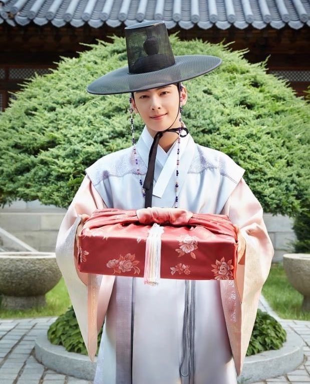 A moment captured by Eunwoo (ASTRO)'s fan