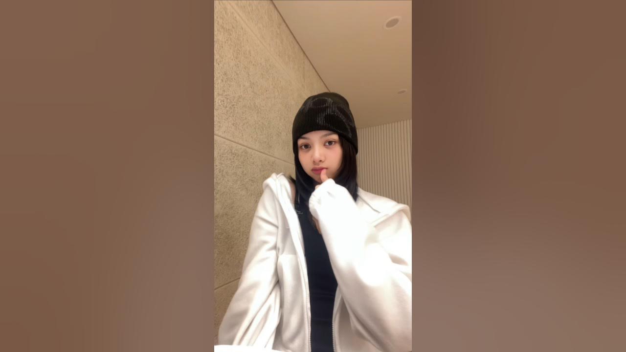 Latest photo of Dinda (SECRET NUMBER)