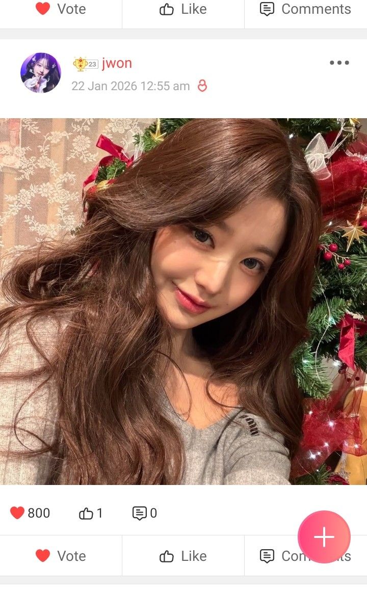 A moment captured by Jang Wonyoung (IVE)'s fan