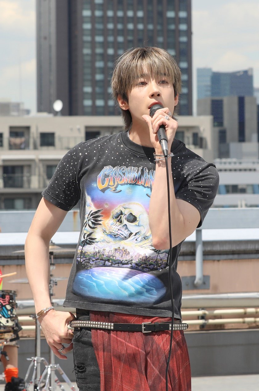 Behind-the-scenes cut of Han Seungwoo