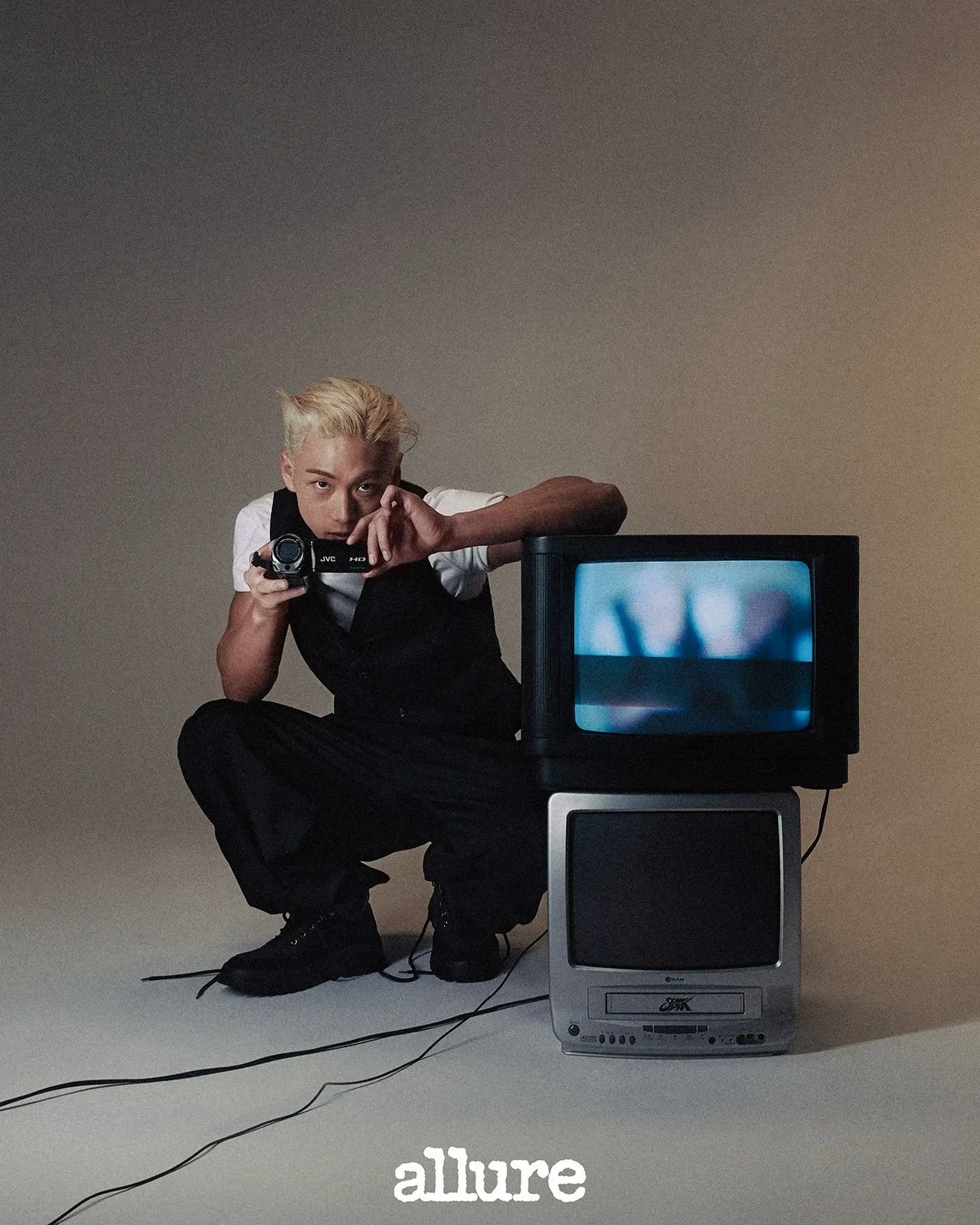 Behind-the-scenes cut of Baekho