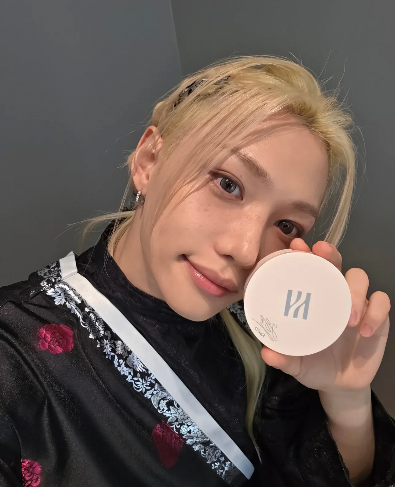 Behind-the-scenes cut of Felix (Stray Kids)