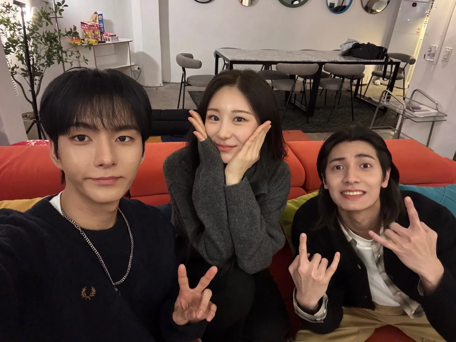 Behind-the-scenes cut of Lee Chaeyeon