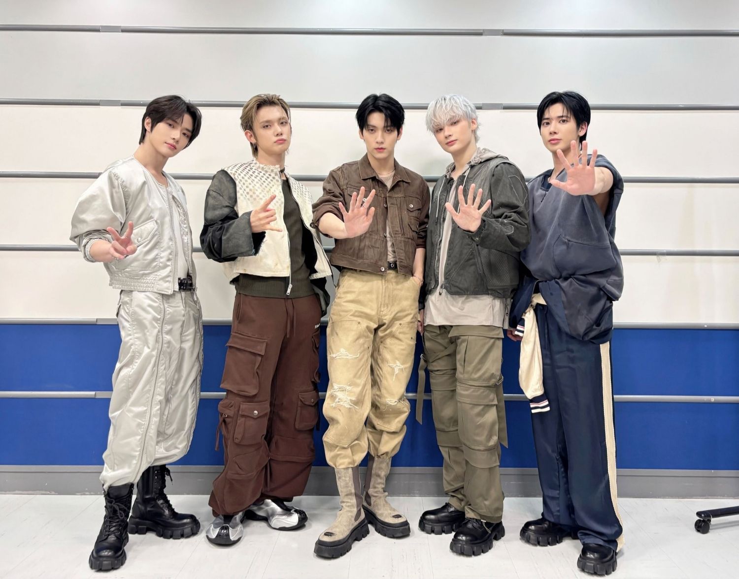 투모로우바이투게더 최근 활동샷