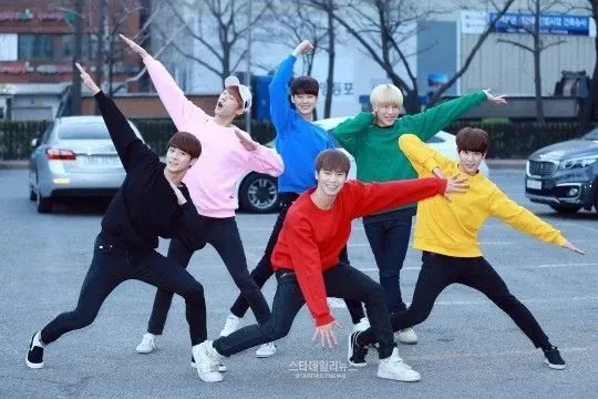 아스트로의 최신 사진