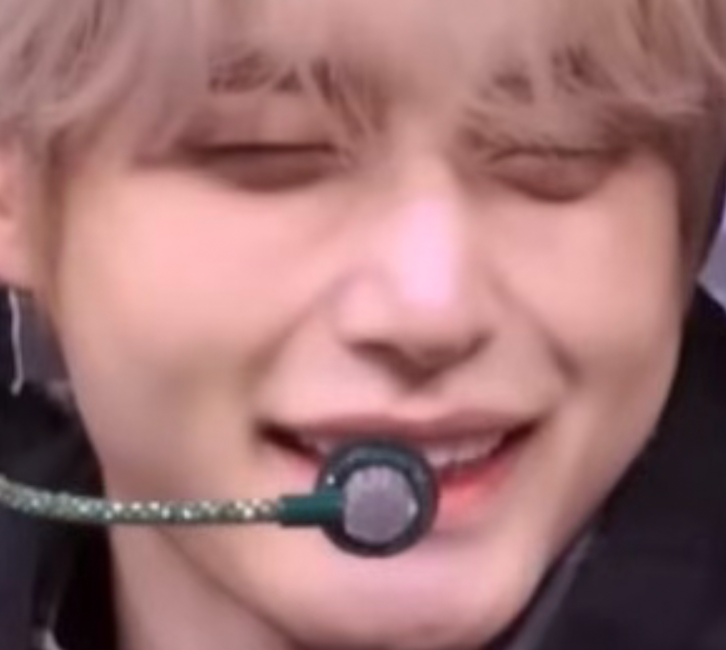 Behind-the-scenes cut of Kim Jiwoong (ZEROBASEONE)