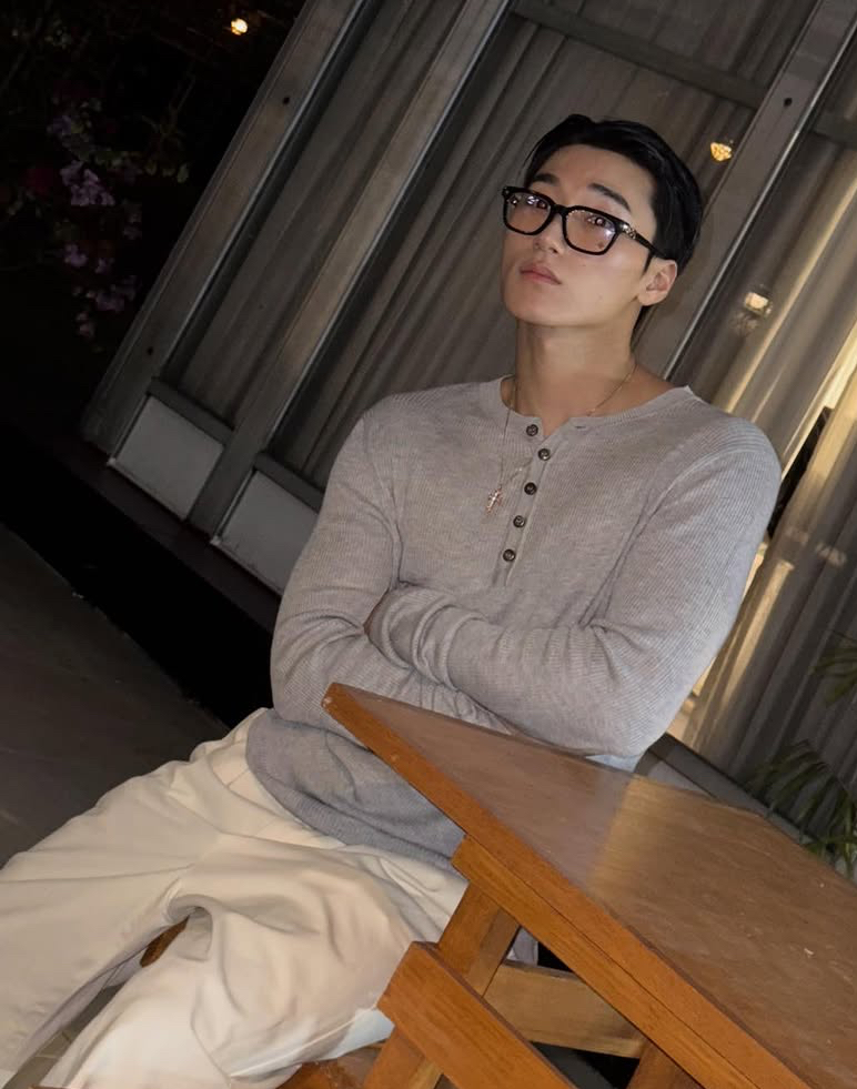 Behind-the-scenes cut of San (ATEEZ)