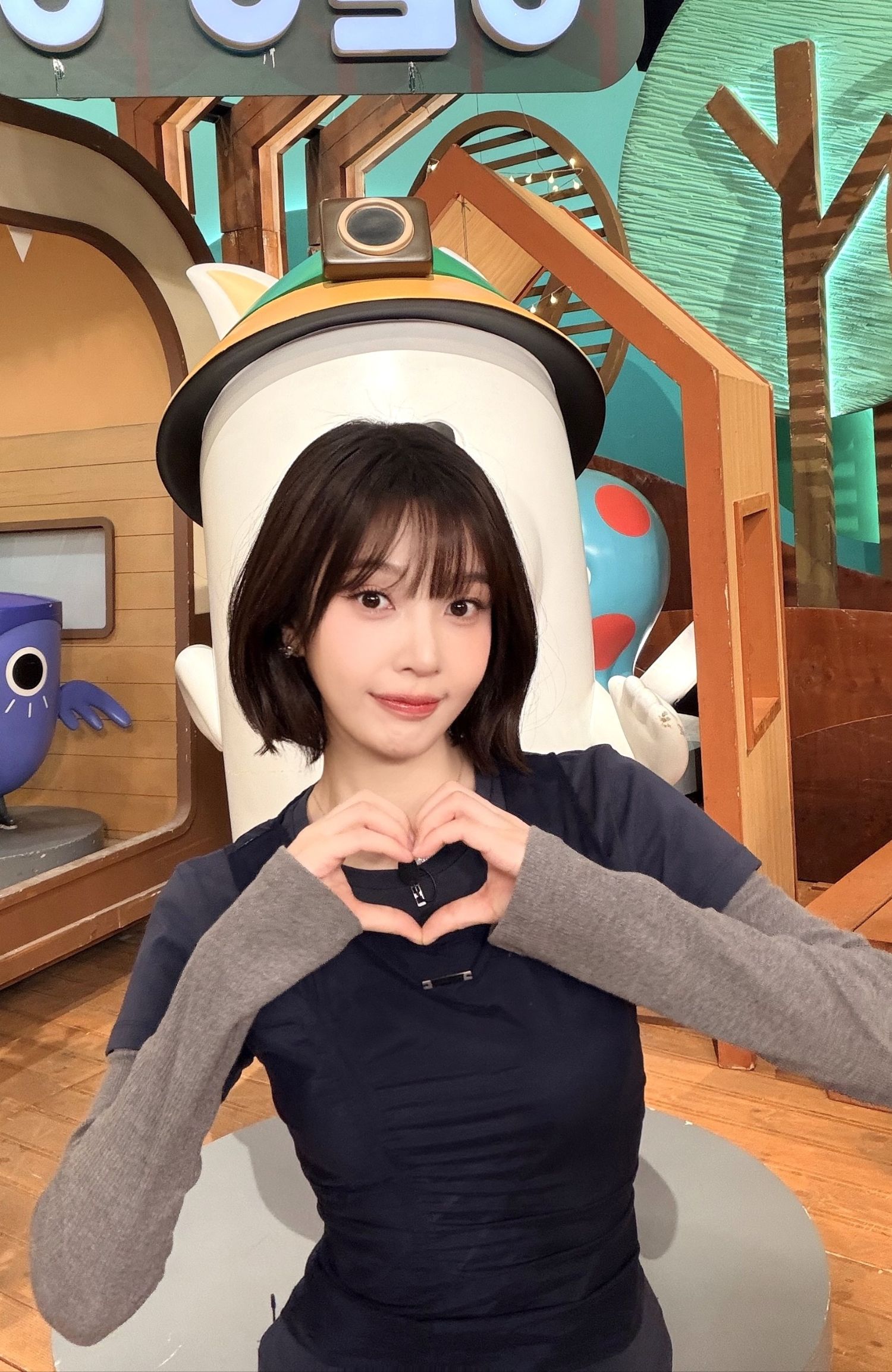 Recent activity shot of Joy (Red Velvet)