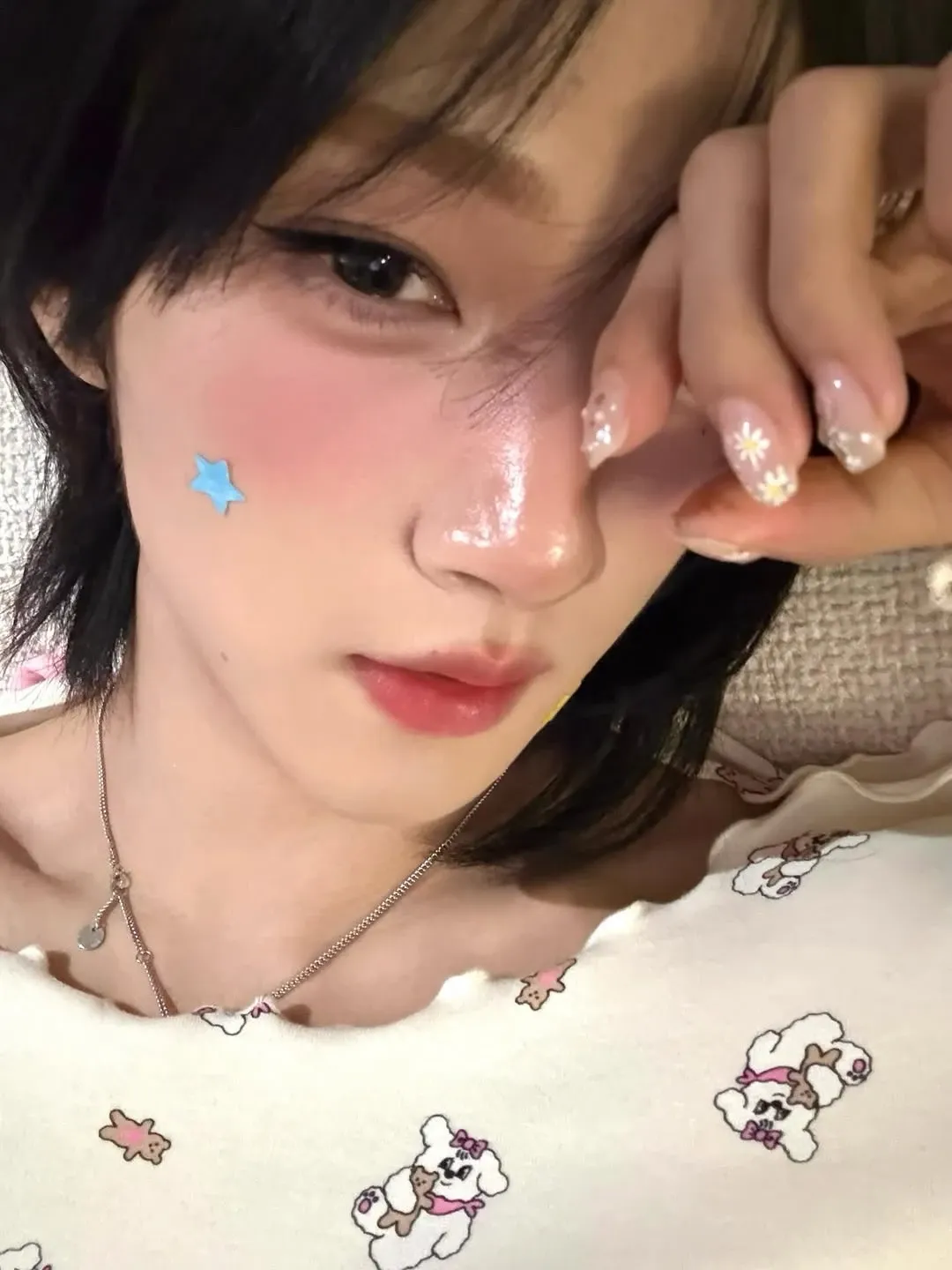 A moment captured by Hu Yetao (NexT1DE)'s fan