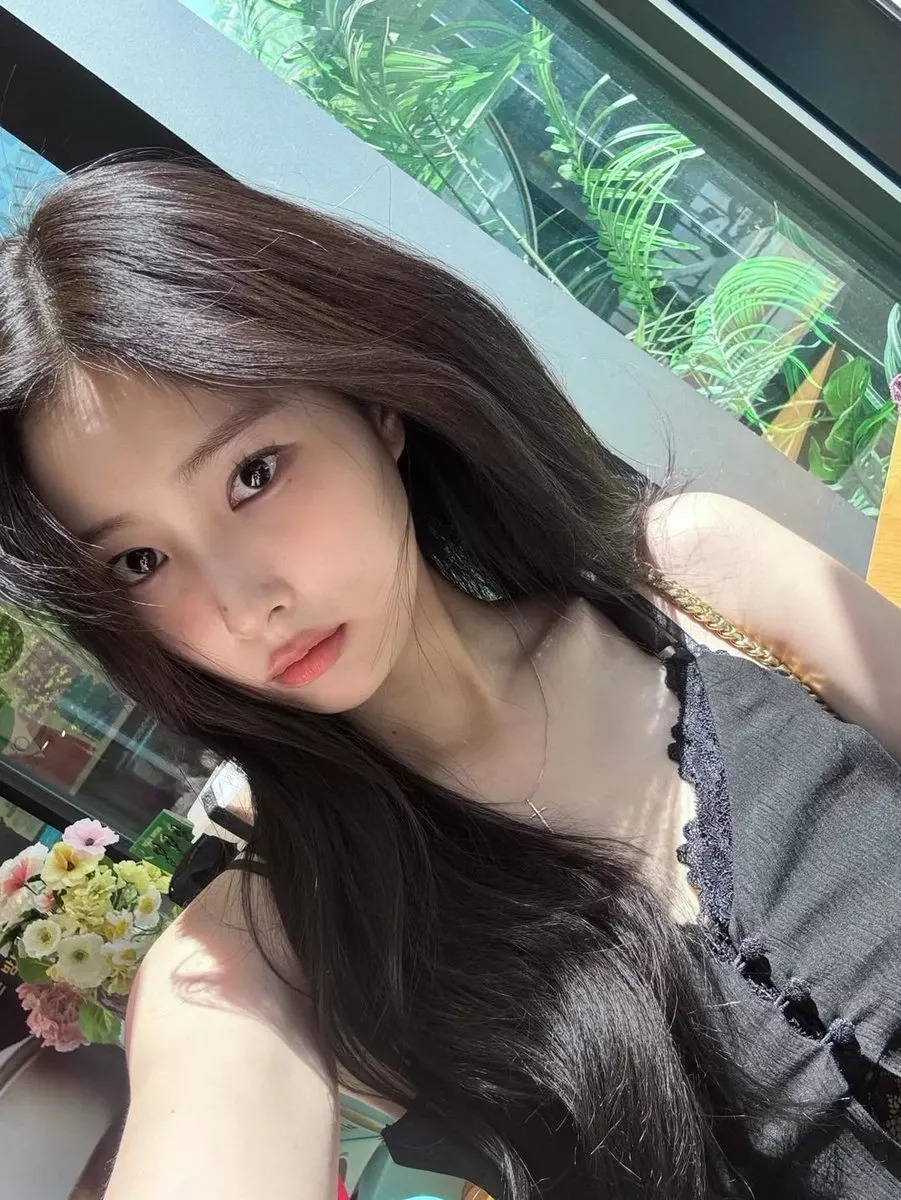 Latest photo of Kang Hyewon
