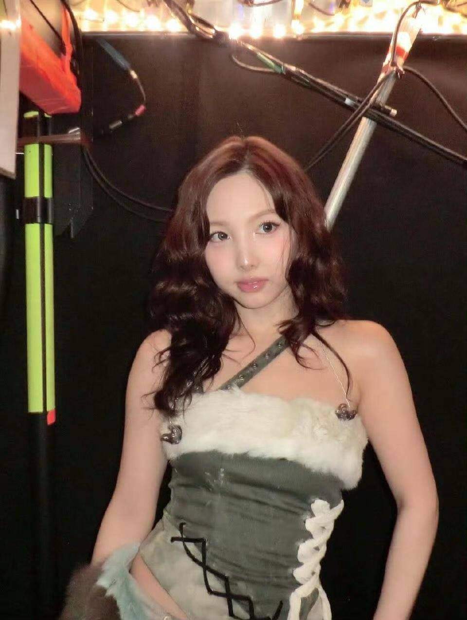 Behind-the-scenes cut of Nayeon (TWICE)