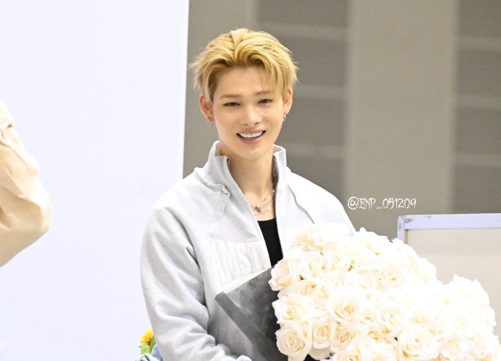 Behind-the-scenes cut of NI-KI (ENHYPEN)