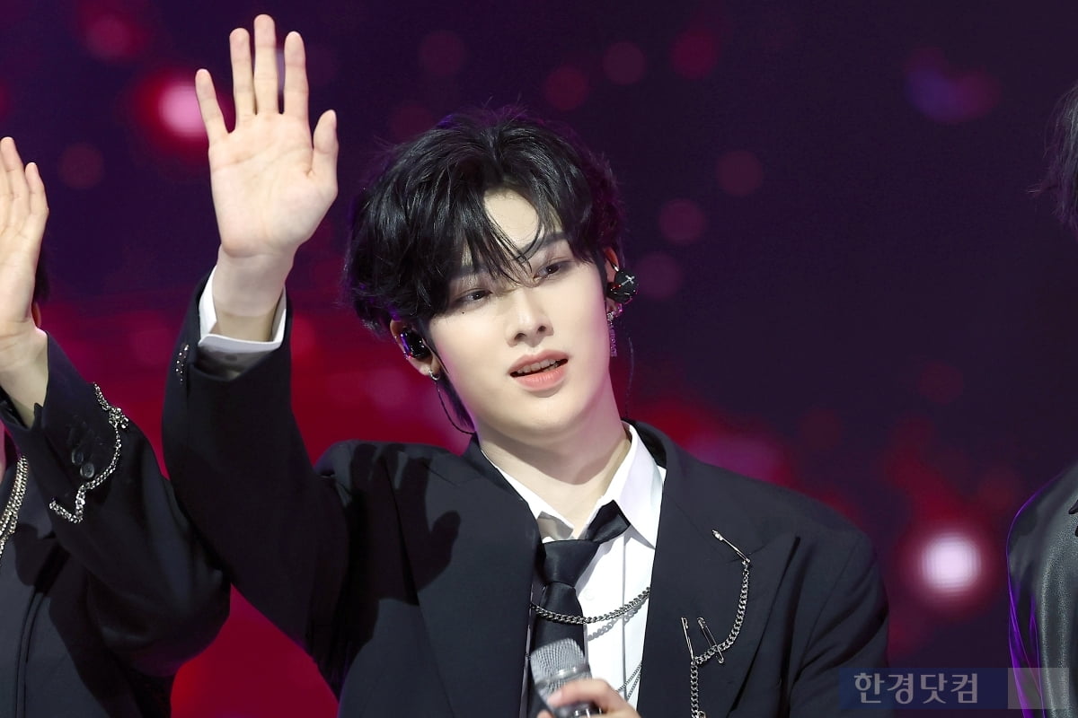 A moment captured by Ricky (ZEROBASEONE)'s fan