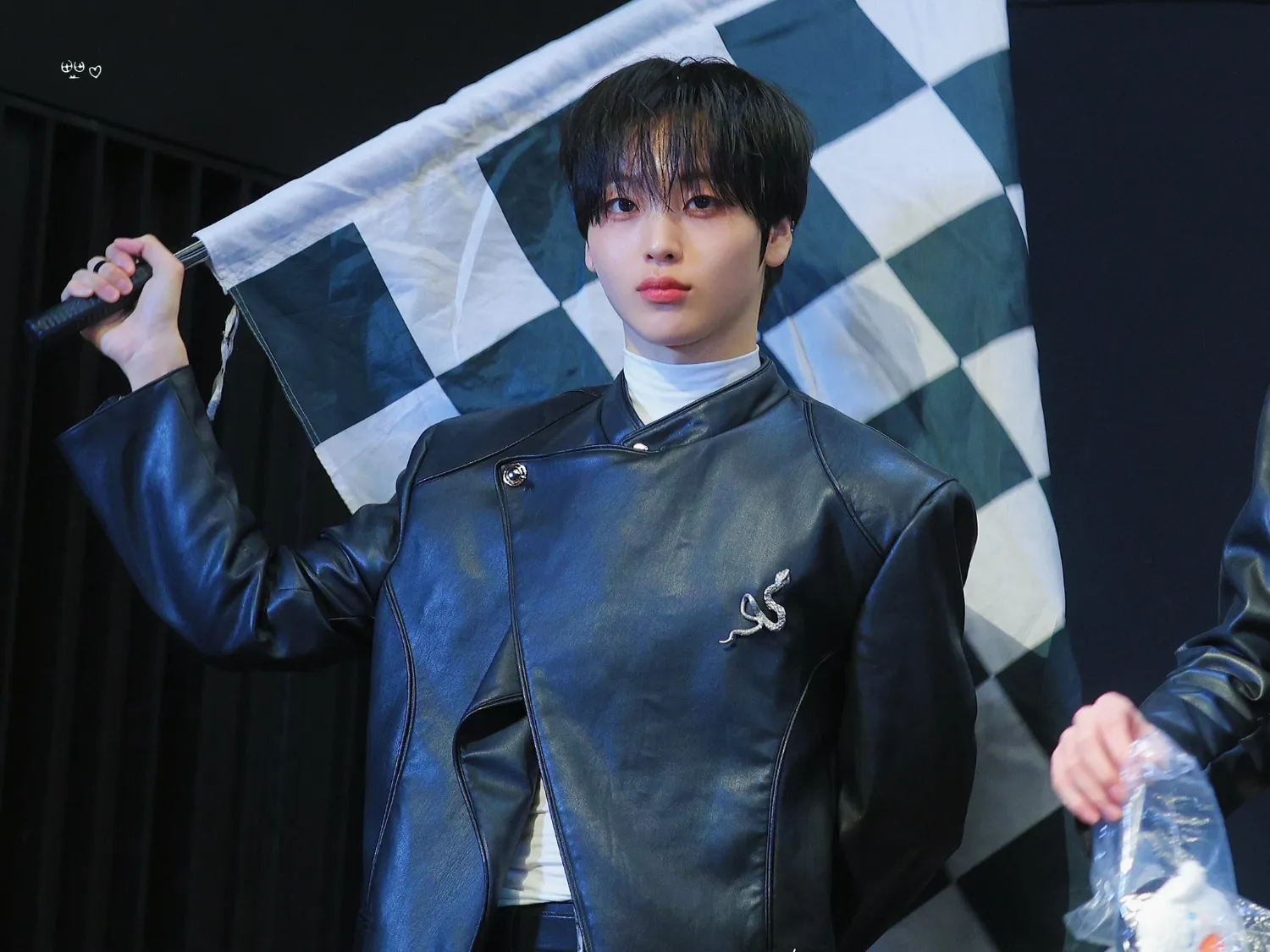 A moment captured by Hyeongjun (CRAVITY)'s fan
