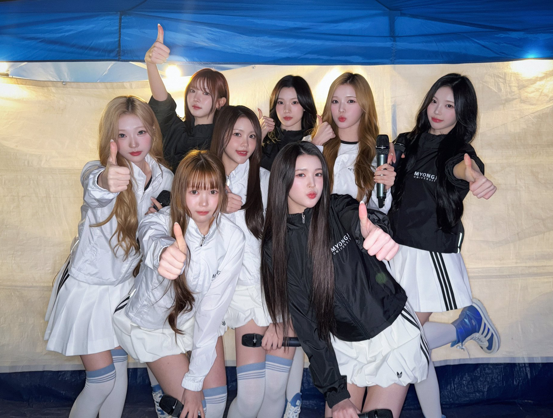 A moment captured by Hearts2Hearts's fan