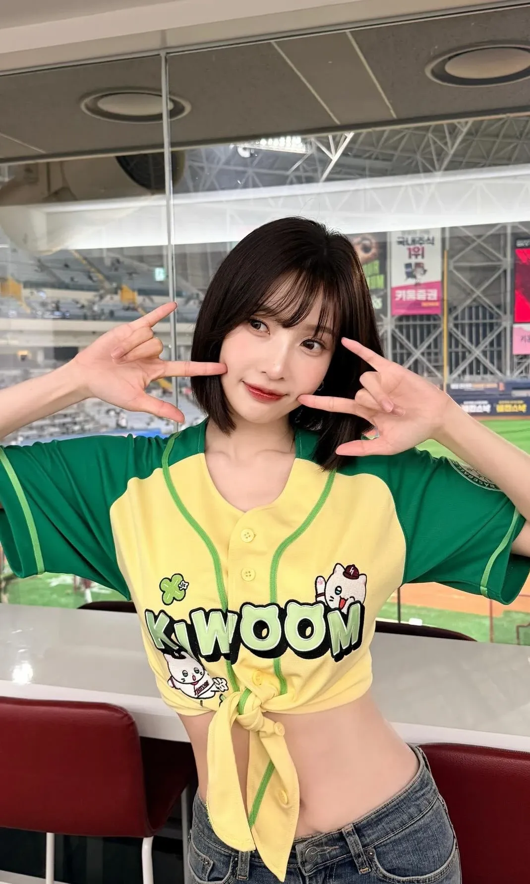 Behind-the-scenes cut of Joy (Red Velvet)