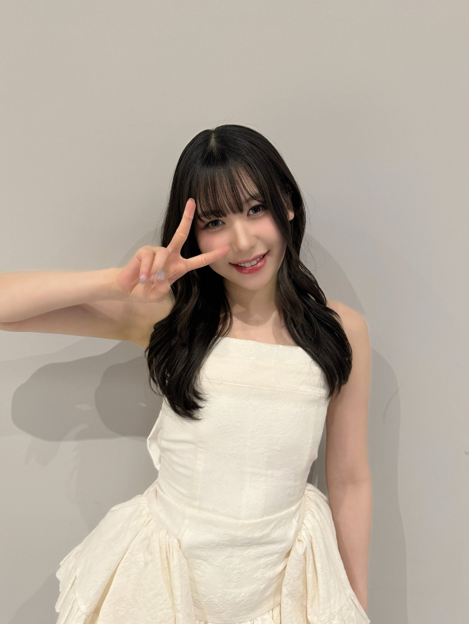 Behind-the-scenes cut of Kasahara Momona (ME:I)