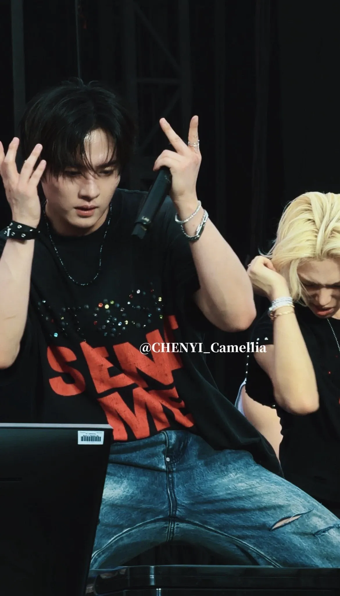 Momen yang diabadikan oleh penggemar Lee Know (Stray Kids)