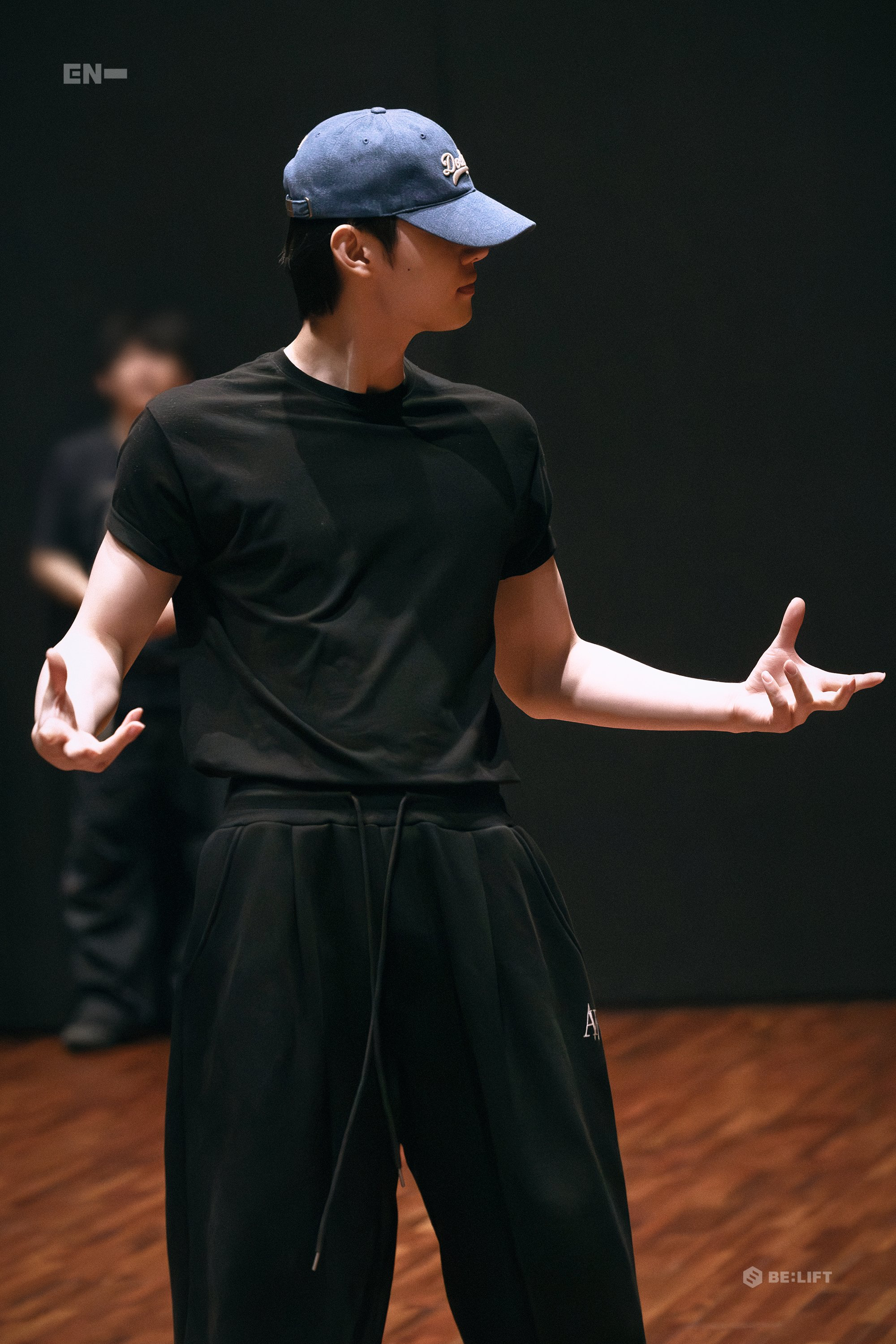 성훈 (ENHYPEN) 최근 활동샷