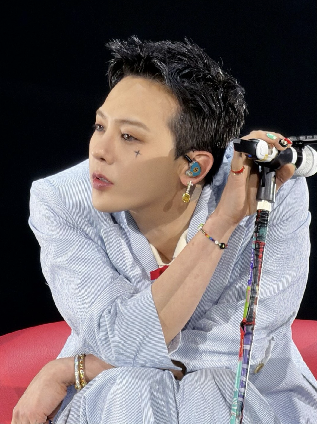 Behind-the-scenes cut of G-DRAGON (BIGBANG)