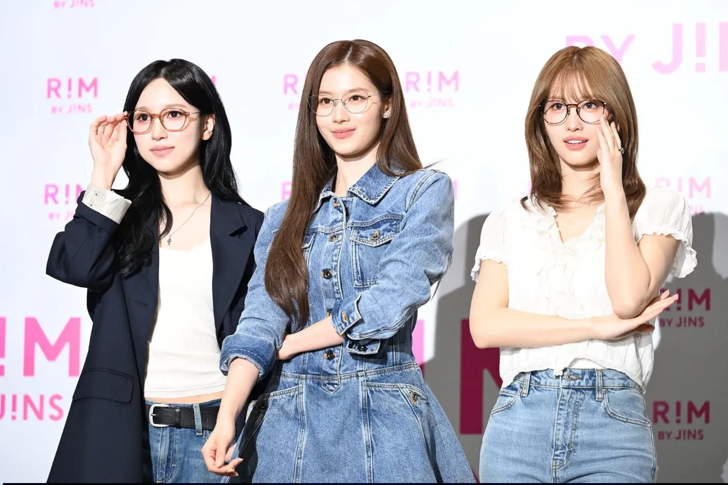 TWICE의 비하인드 컷