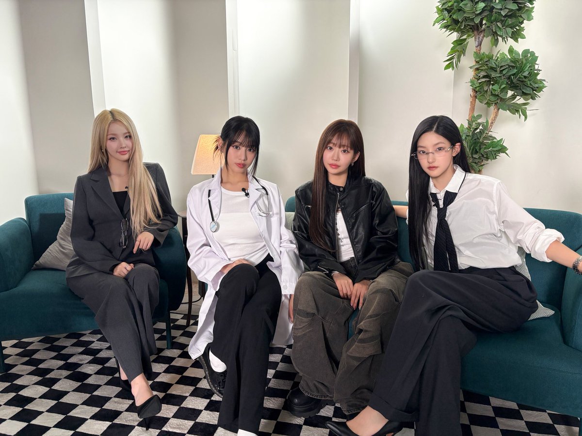 Latest photo of KISS OF LIFE