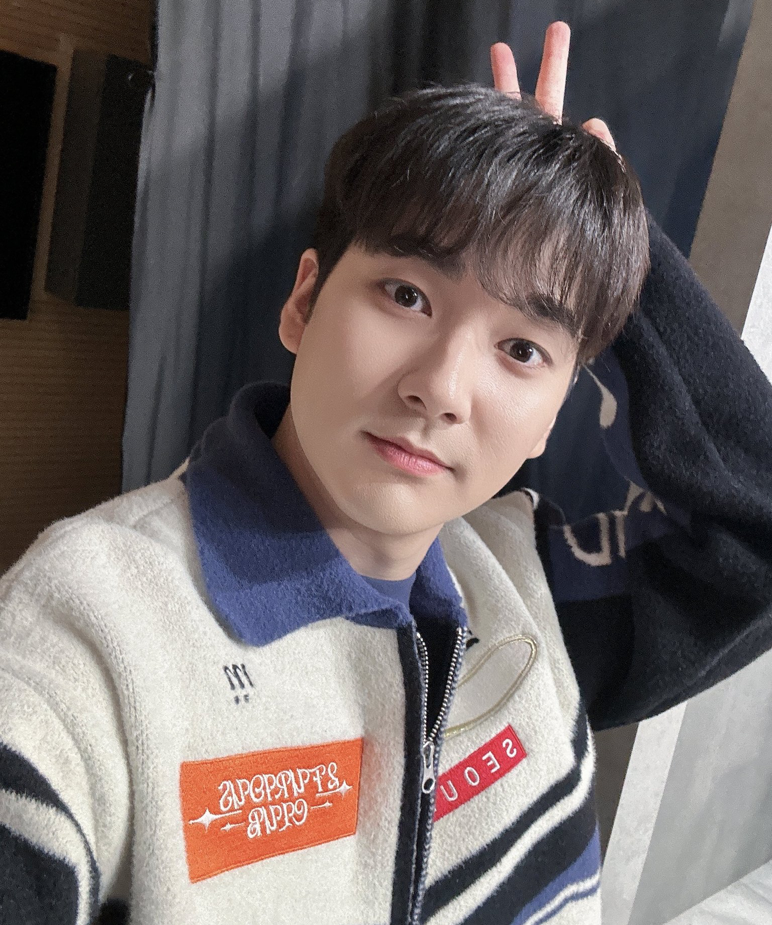 A moment captured by Aron's fan