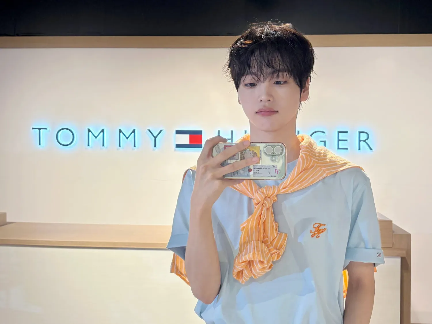 Latest photo of Hyeongjun (CRAVITY)