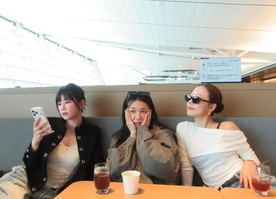 Apinkの舞台裏ショット