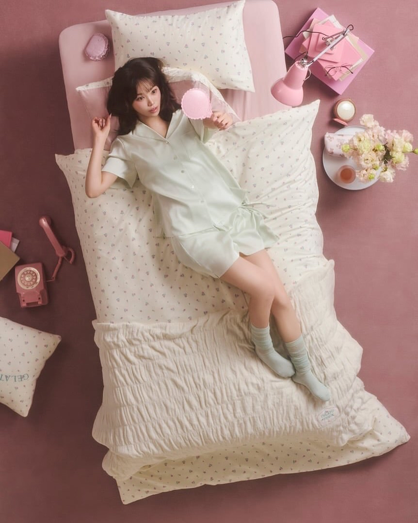 Potret di balik layar Kim Chaewon (LE SSERAFIM)