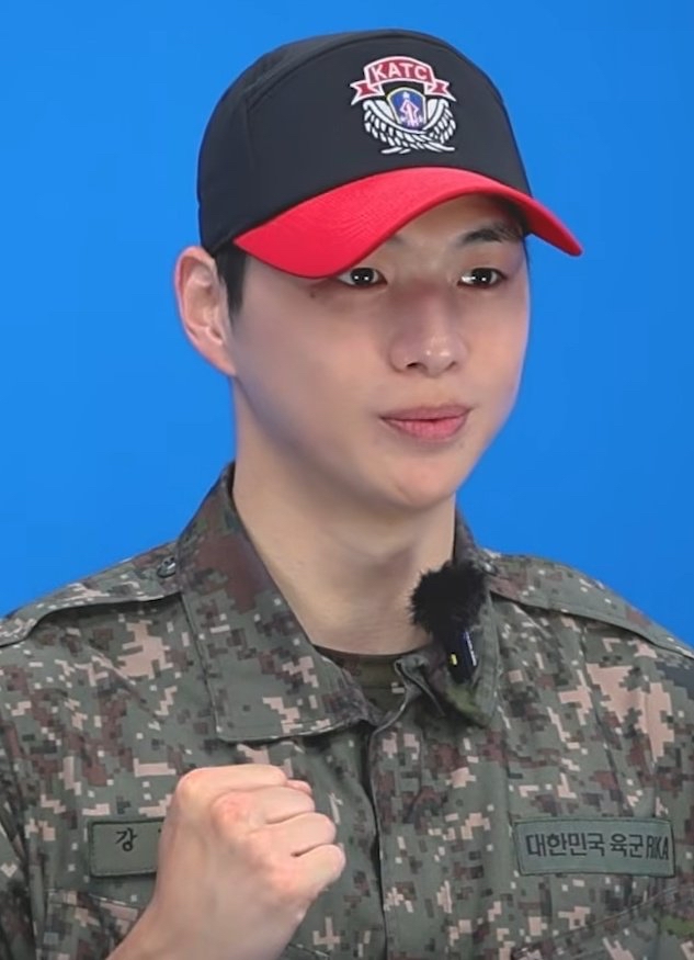 강다니엘의 비하인드 컷